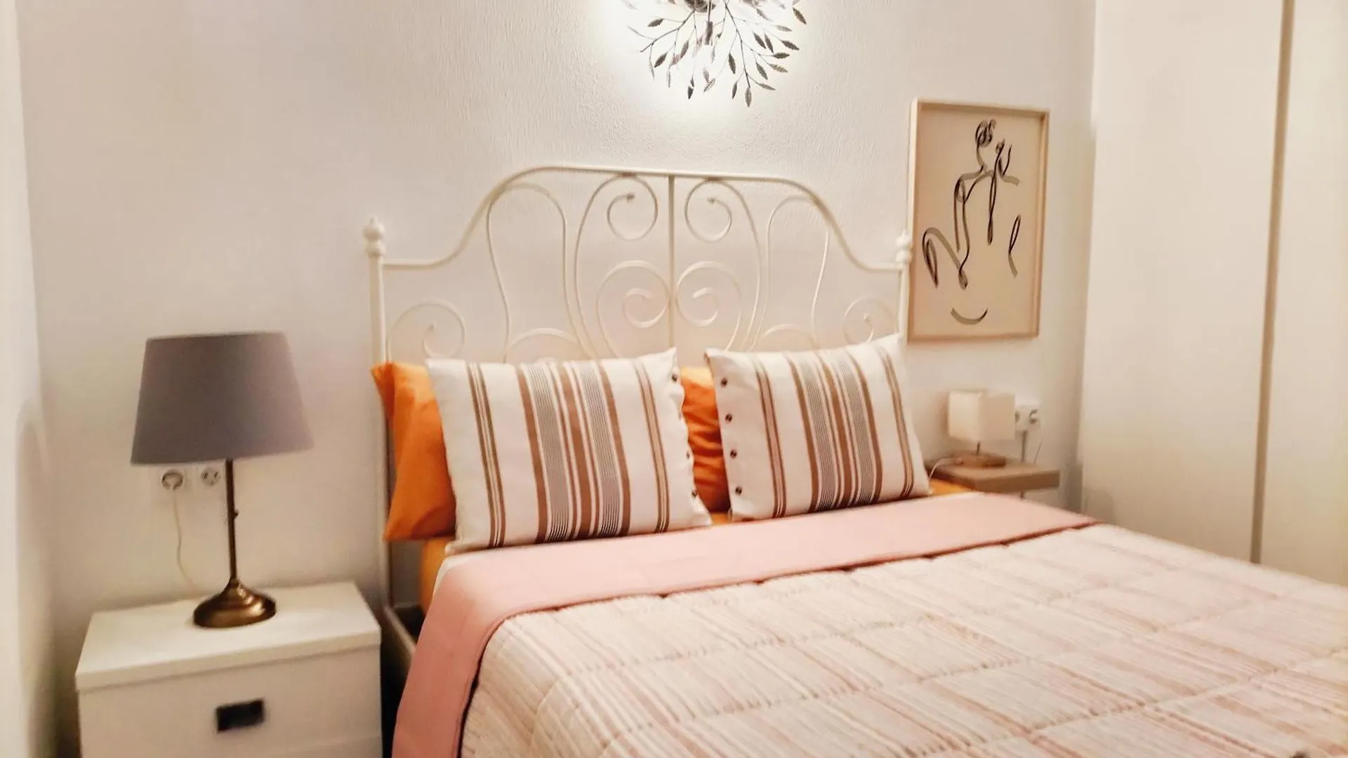 Bonito Apartamento De Dos Dormitorios En El Centro Y Calle San Miguel Torremolinos Spain