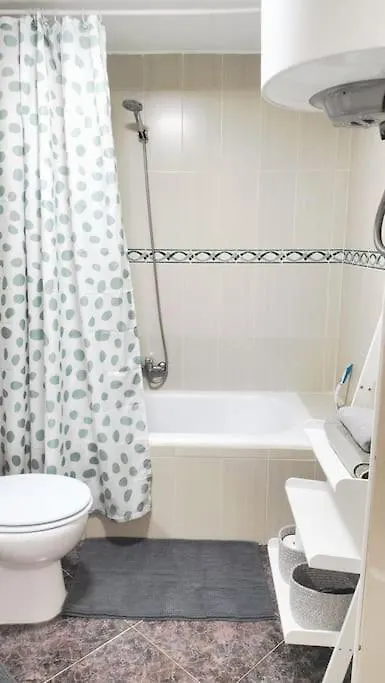 Bonito Apartamento De Dos Dormitorios En El Centro Y Calle San Miguel Torremolinos