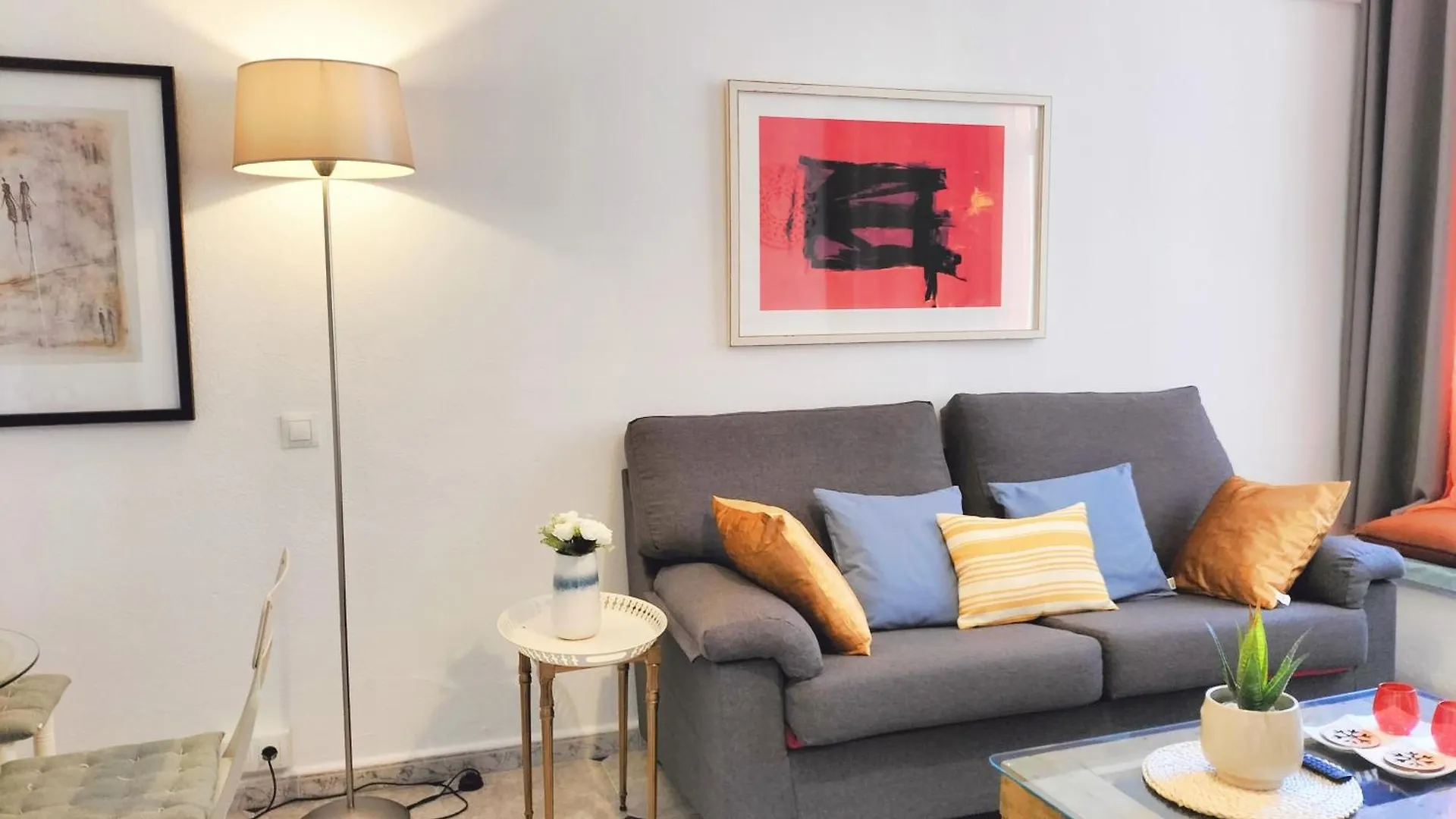 Bonito Apartamento De Dos Dormitorios En El Centro Y Calle San Miguel location